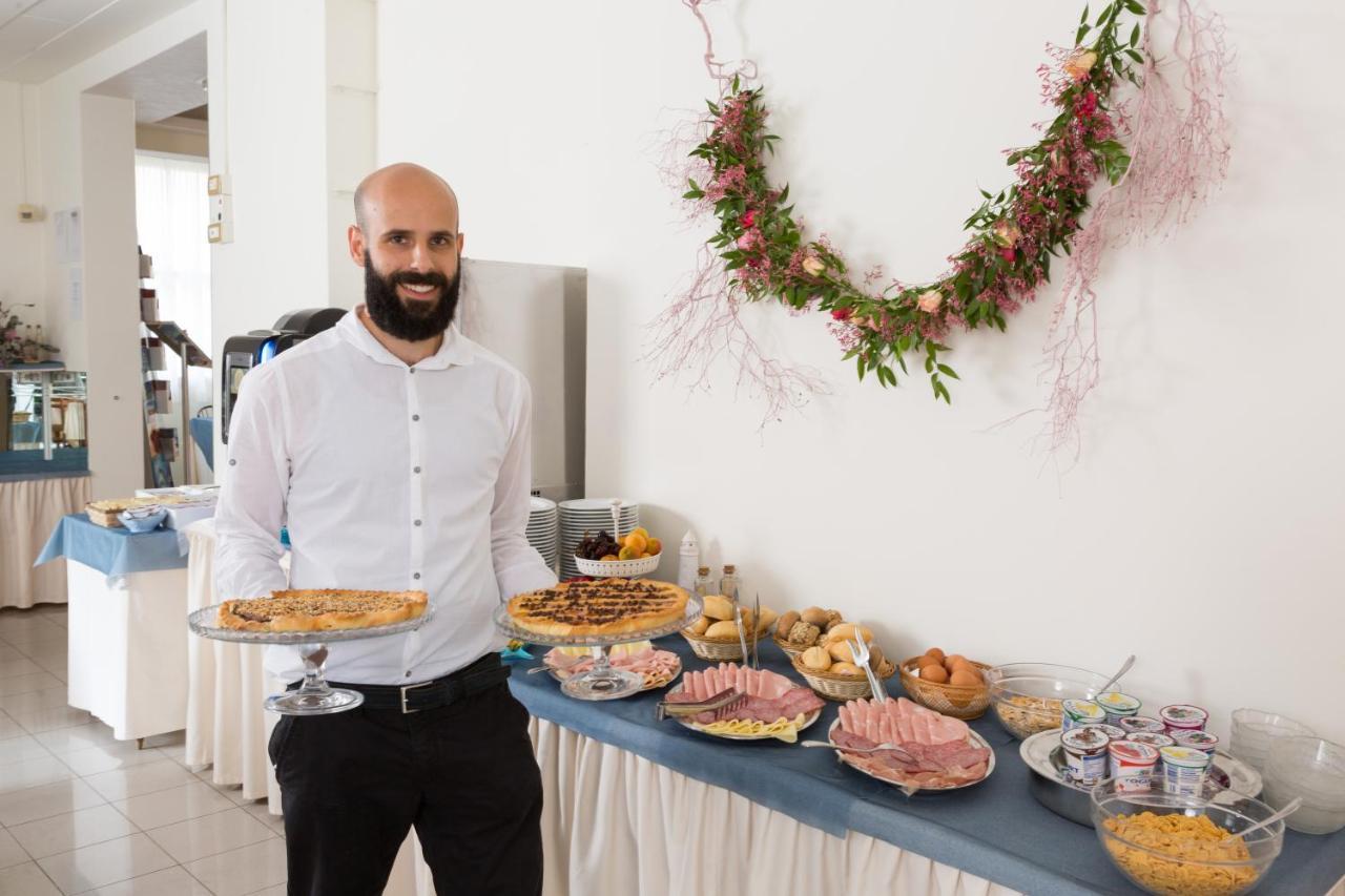 Hotel Cenisio Rimini Luaran gambar