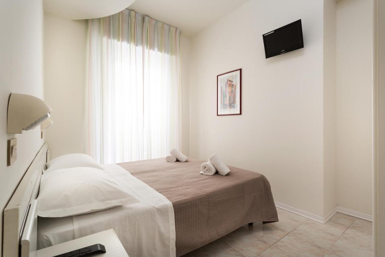 Hotel Cenisio Rimini Luaran gambar