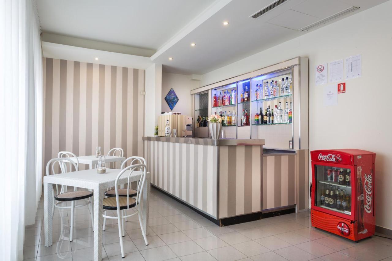 Hotel Cenisio Rimini Luaran gambar