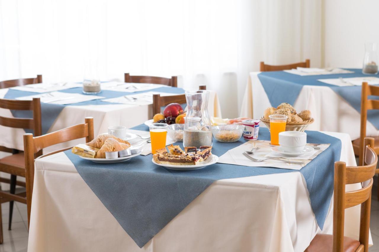 Hotel Cenisio Rimini Luaran gambar