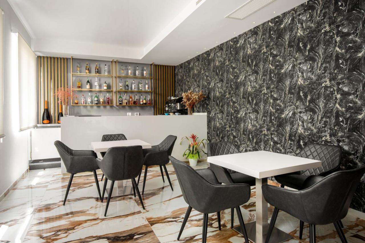 Hotel Cenisio Rimini Luaran gambar