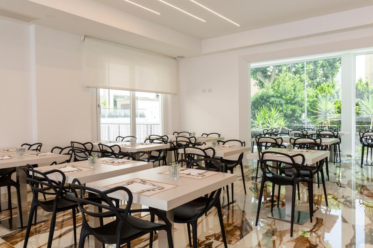 Hotel Cenisio Rimini Luaran gambar