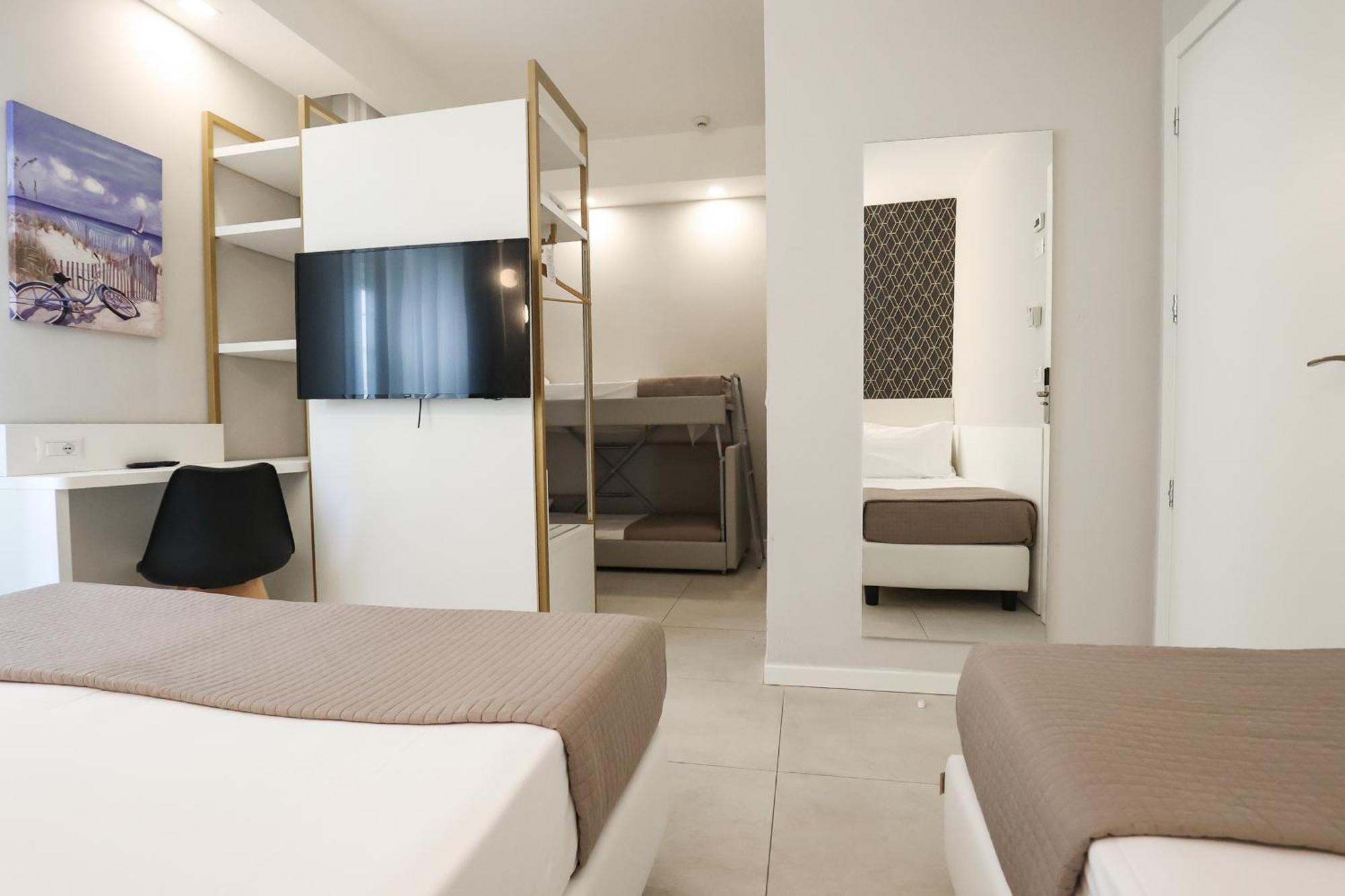 Hotel Cenisio Rimini Luaran gambar