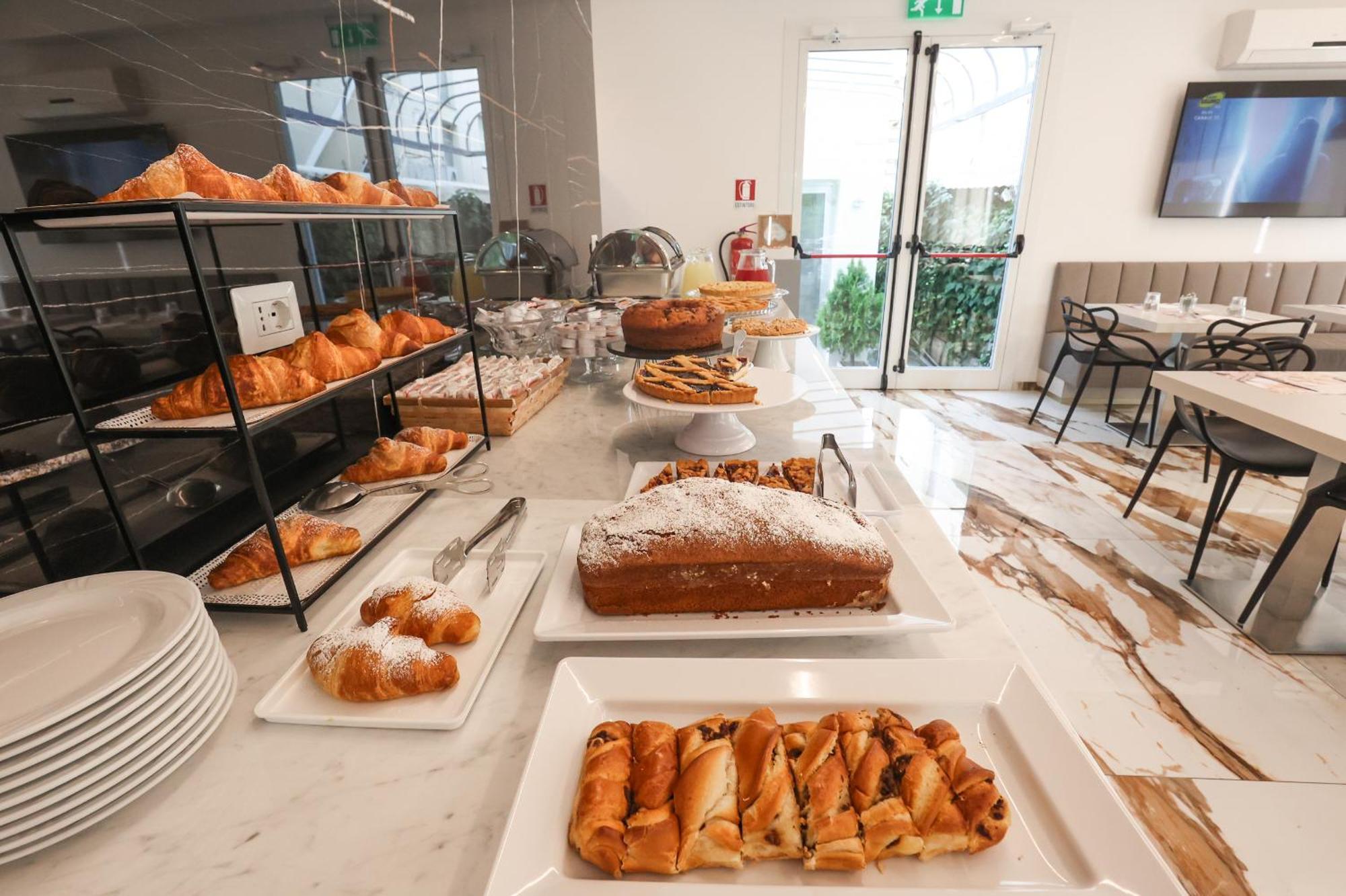 Hotel Cenisio Rimini Luaran gambar