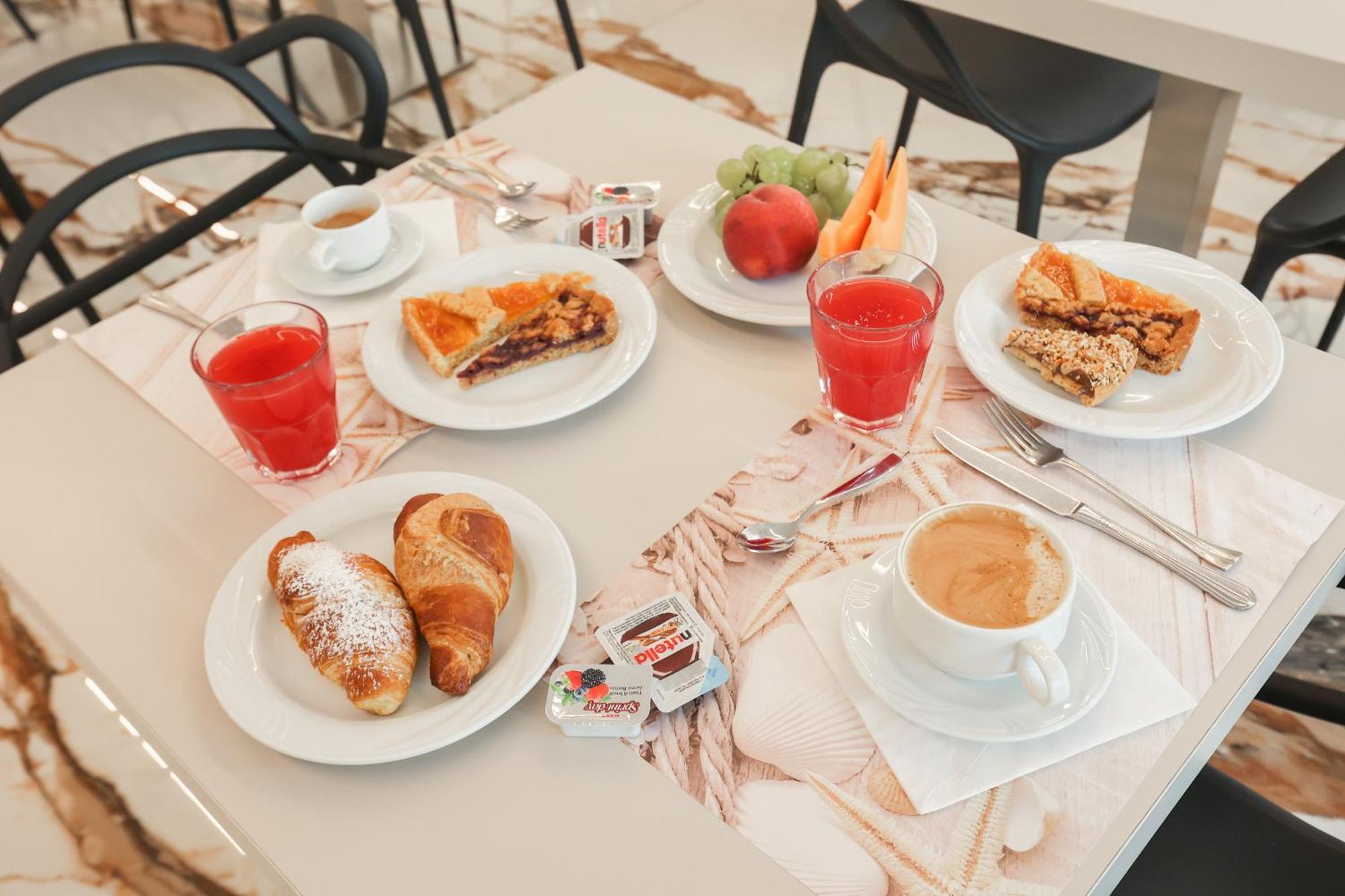 Hotel Cenisio Rimini Luaran gambar