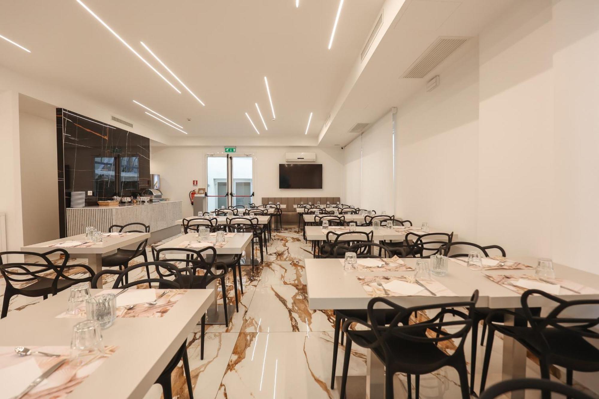 Hotel Cenisio Rimini Luaran gambar